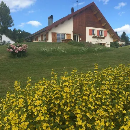 Au Charnet Bed & Breakfast Les Fourgs